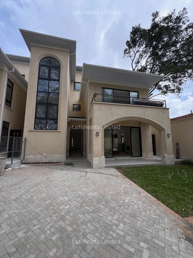 6 Bed Townhouse with En Suite in Lavington - 1