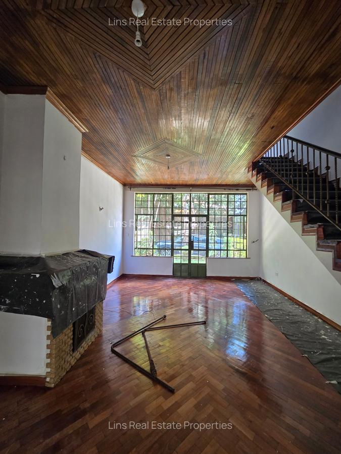 4 Bed Townhouse with En Suite in Lavington - 6