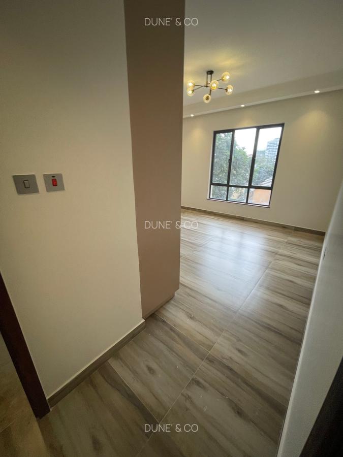 Serviced 2 Bed Apartment with En Suite in Westlands Area - 14