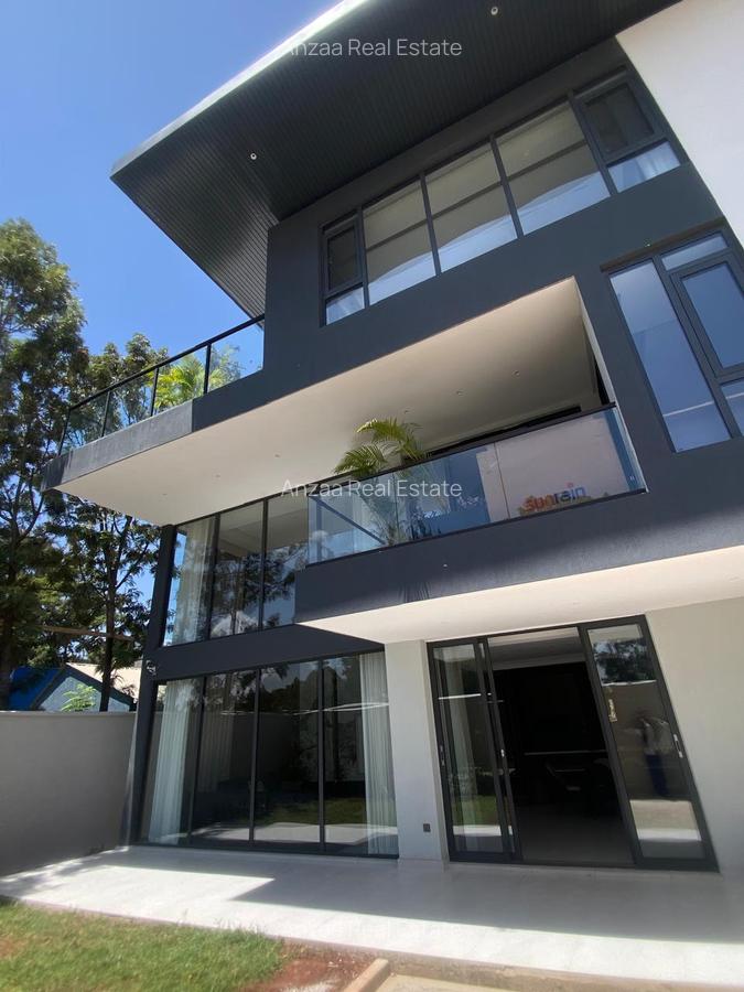 5 Bed Villa with En Suite at Jacaranda Avenue - 1