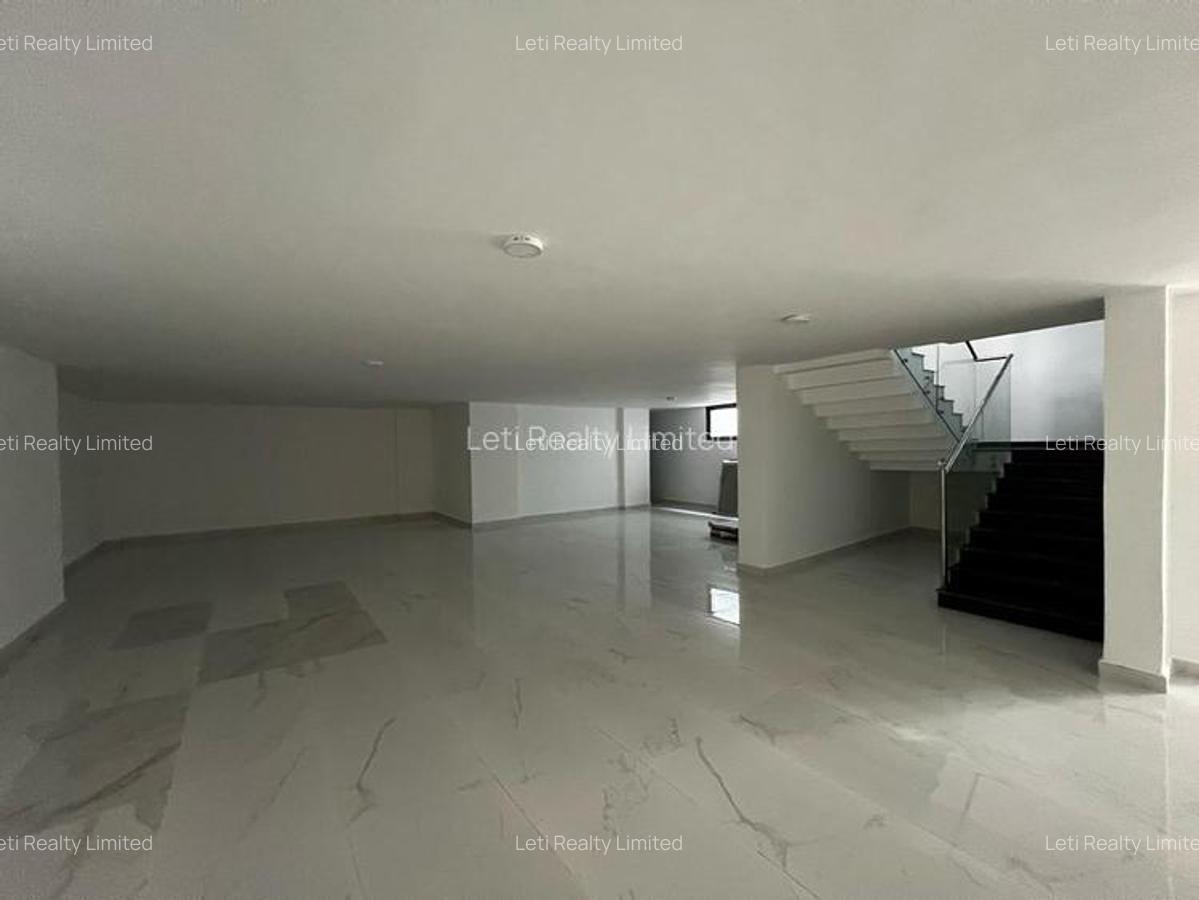 5 Bed Townhouse with En Suite in Lavington - 7