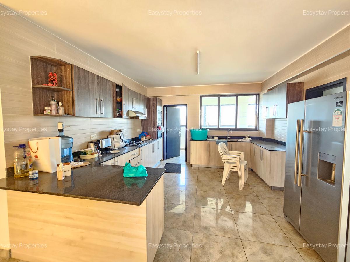 4 Bed Apartment with En Suite in General Mathenge - 3