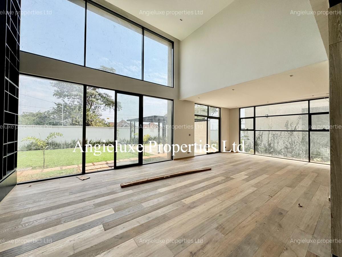 5 Bed Townhouse with En Suite at Runda - 11