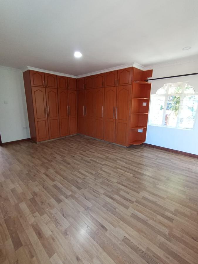 4 Bed Townhouse with En Suite at Muigai - 11