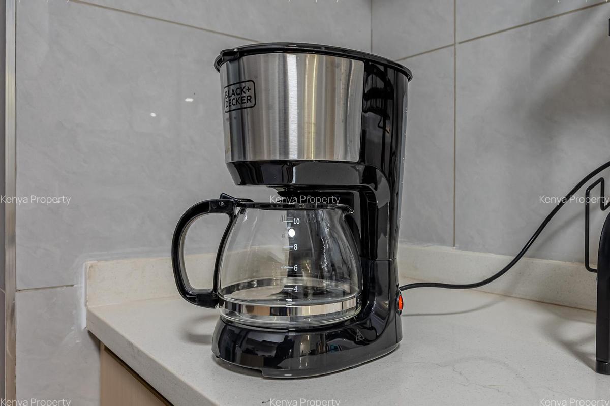 Serviced 2 Bed Apartment with En Suite at Riverside - 15