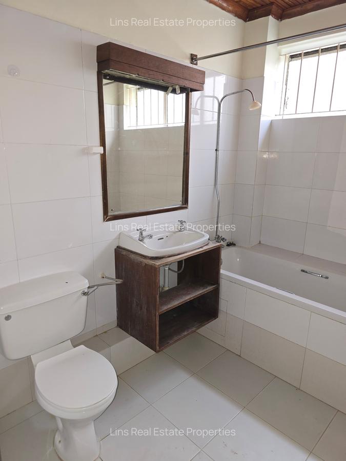 4 Bed Townhouse with En Suite in Spring Valley - 4