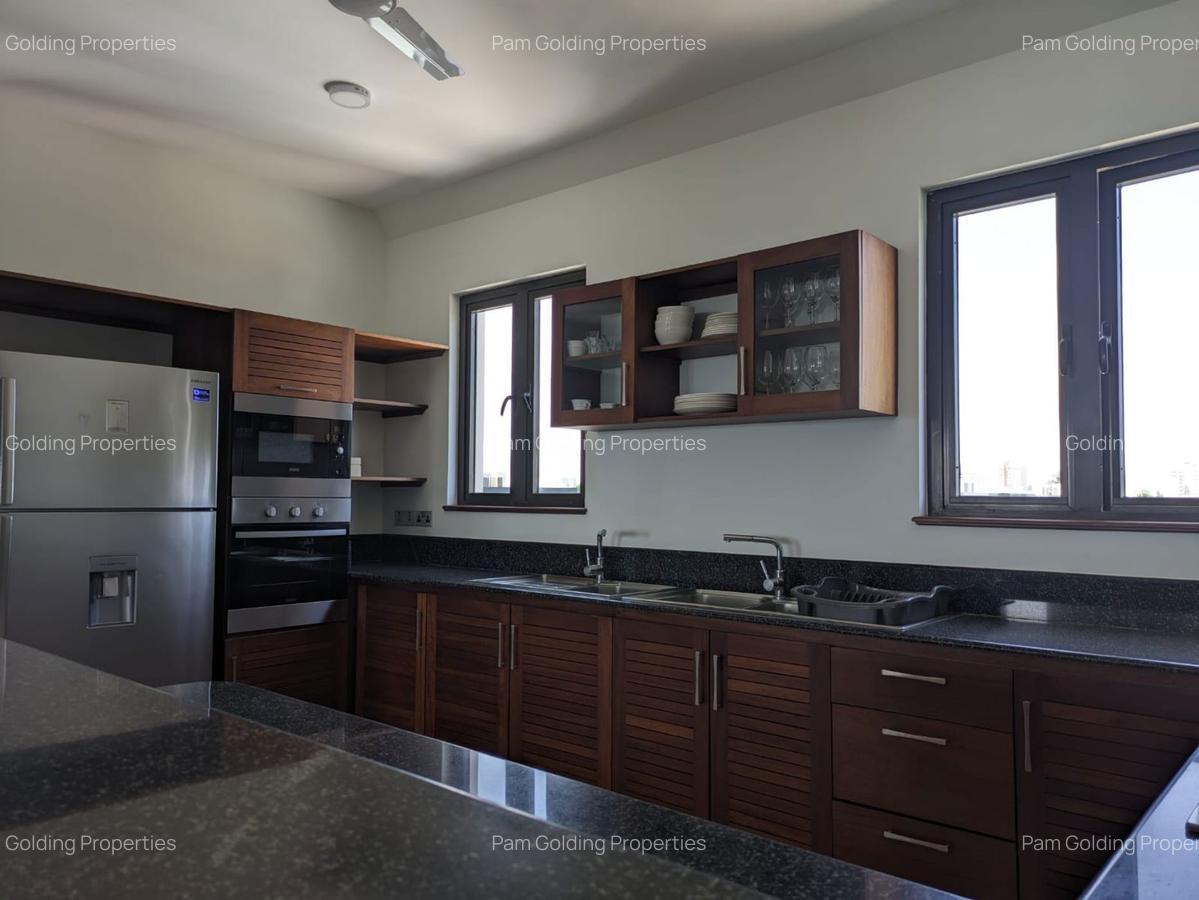 2 Bed Apartment with En Suite in Nyali Area - 5