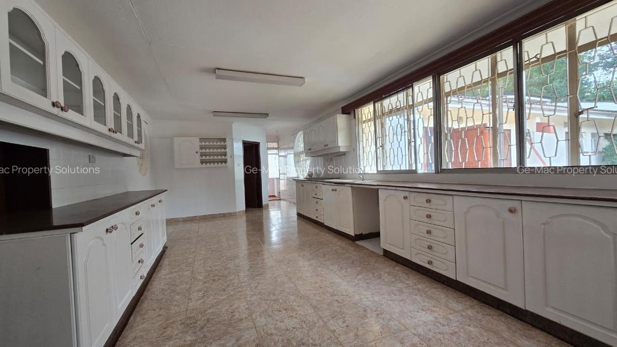 4 Bed House with En Suite in Runda - 3