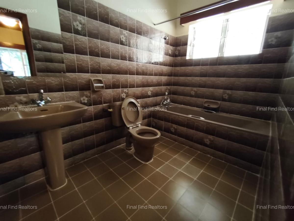 5 Bed House with Garden in Runda - 16