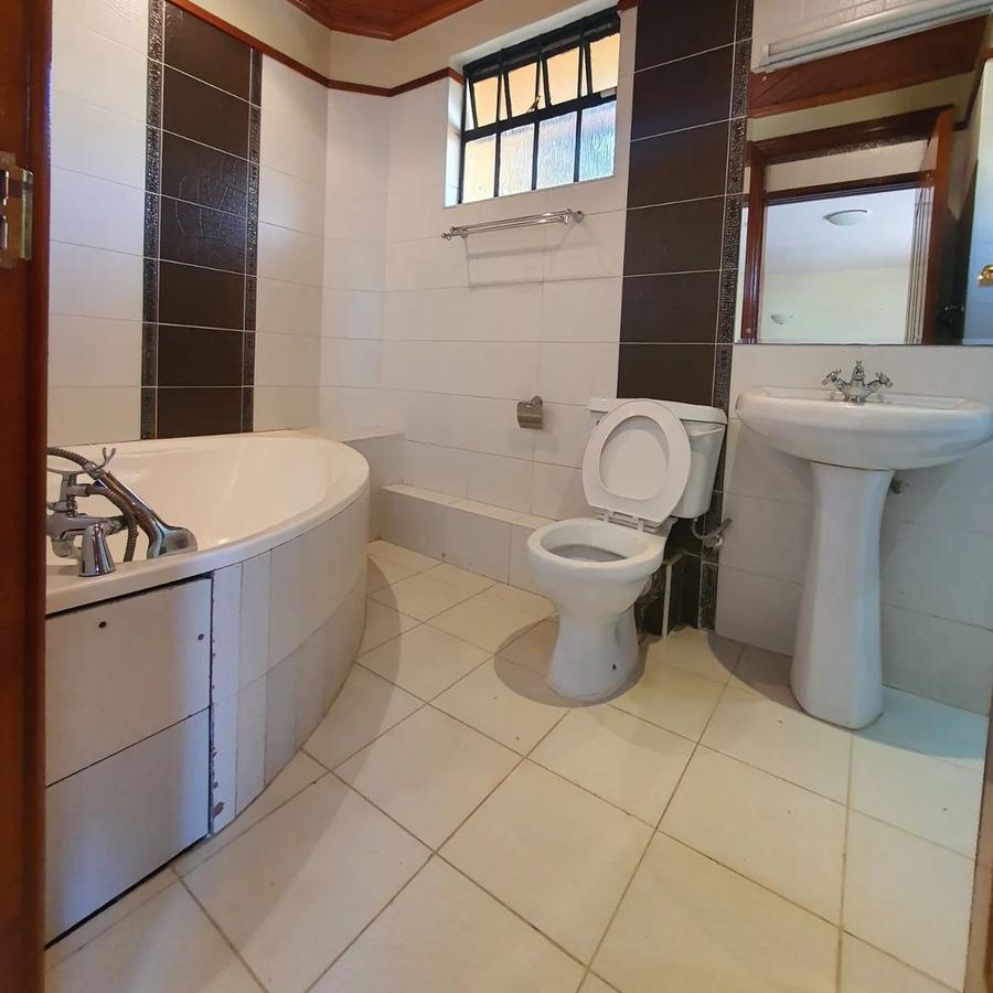 5 Bed Townhouse with En Suite at Kaputei Gardens - 6