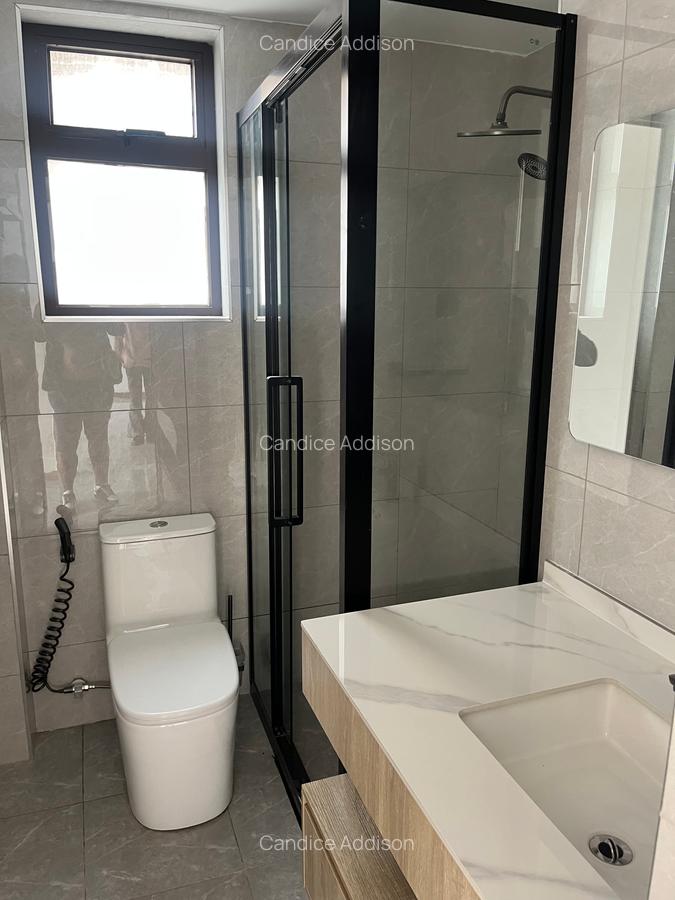 2 Bed Apartment with En Suite at Riverside Dr - 8