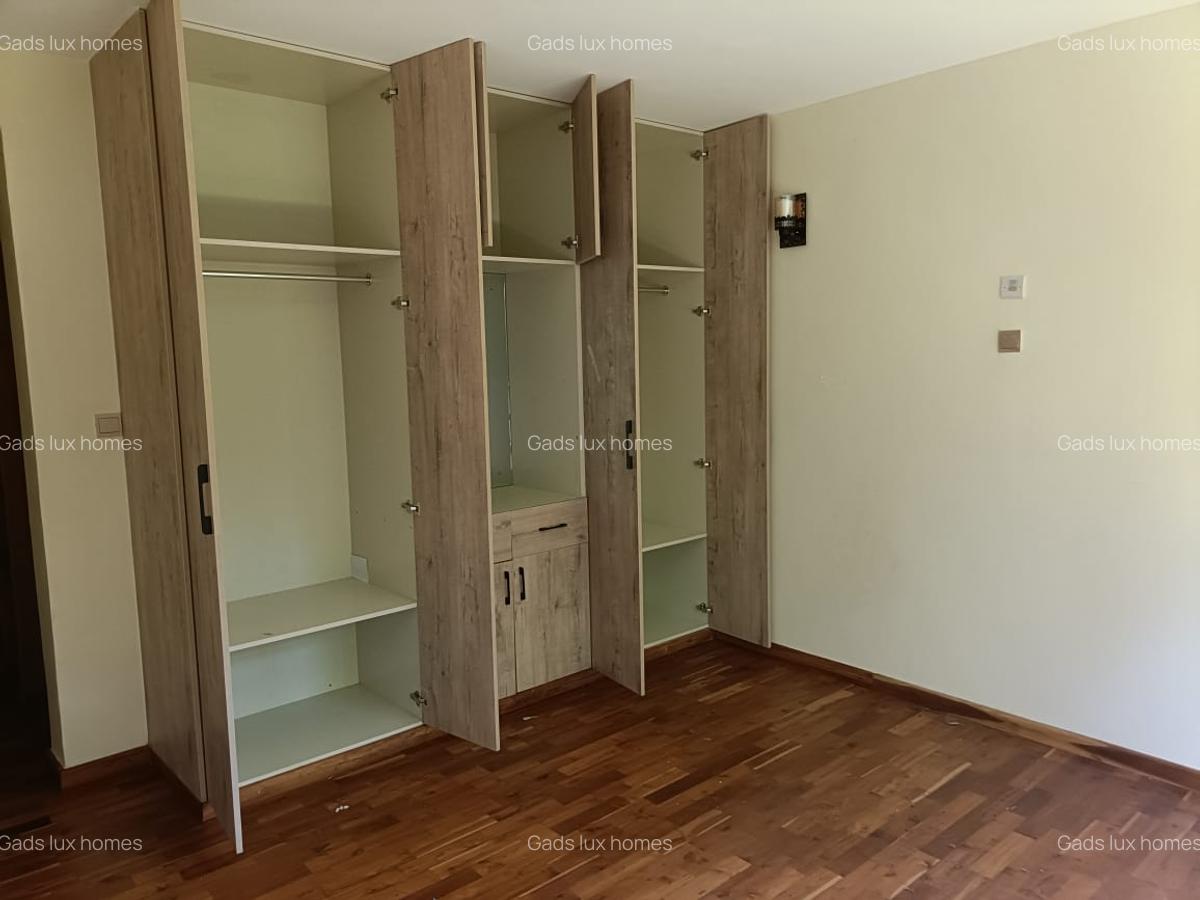 4 Bed Townhouse with En Suite at Runda - 5