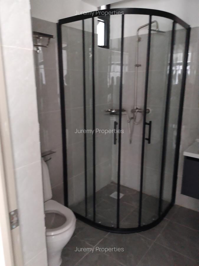 Serviced 2 Bed Apartment with En Suite in Kilimani - 4