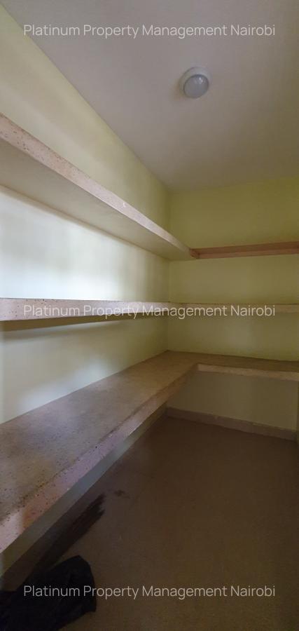 4 Bed Apartment with En Suite at 2Nd Parklands Avenue - 5