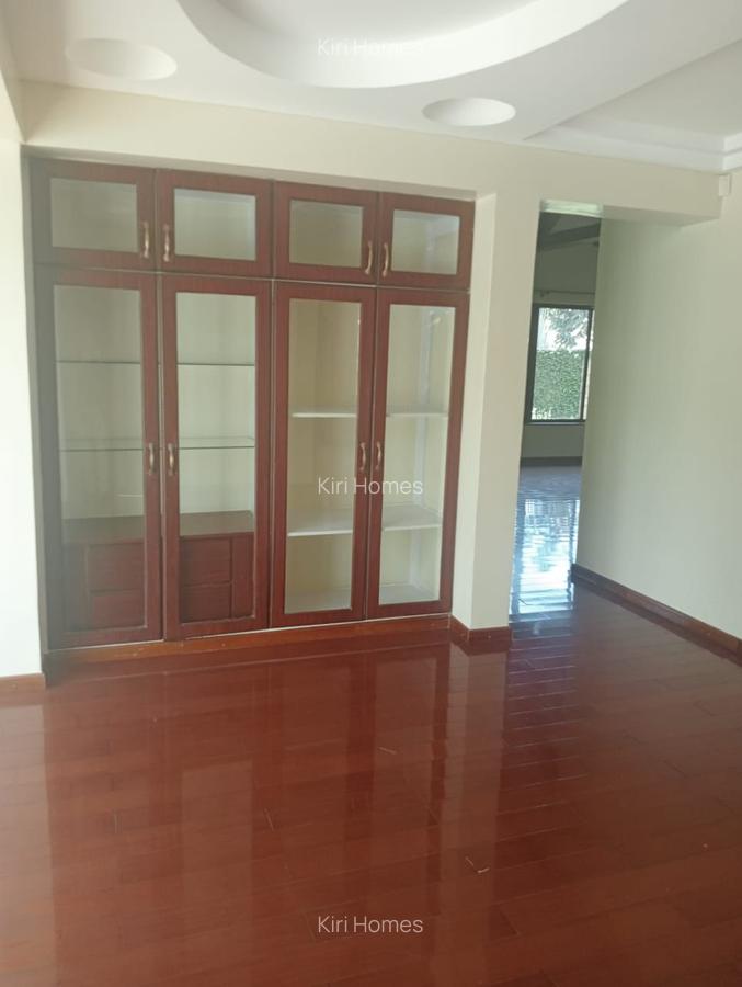 5 Bed Townhouse with En Suite in Karen Hardy - 9