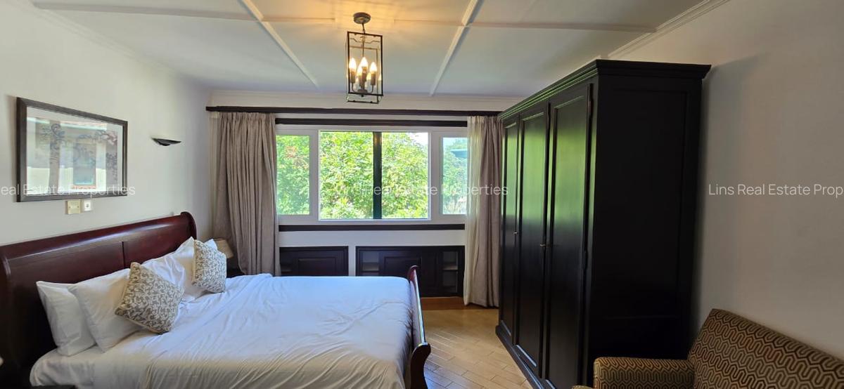 4 Bed Townhouse with En Suite in Kyuna - 12