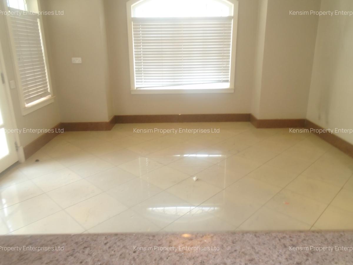 4 Bed Townhouse with En Suite in Kitisuru - 16