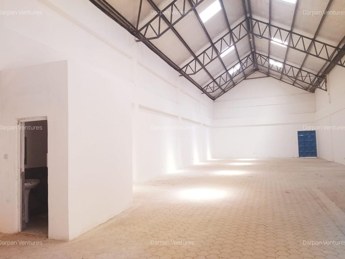 8,500 ft² Warehouse with Service Charge Included in Eastern ByPass - 1