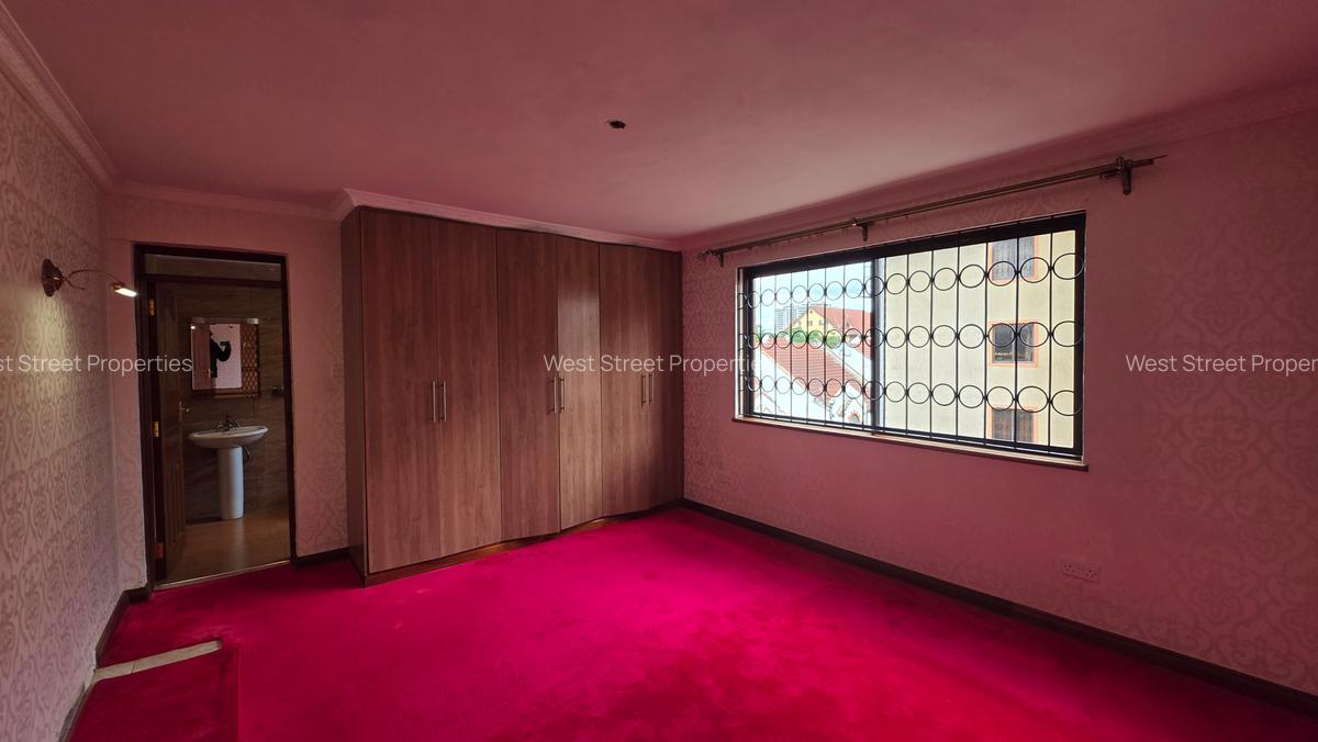 3 Bed Apartment with En Suite at Gitanga Road - 9
