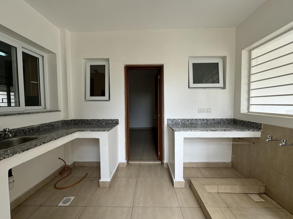 3 Bed Apartment with En Suite in Kilimani - 9