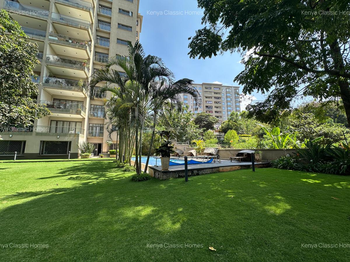 3 Bed Apartment with En Suite at Riverside - 1