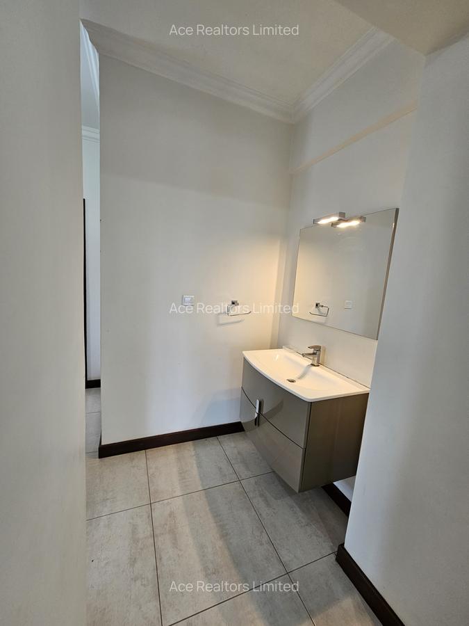 3 Bed Apartment with En Suite at City Park - 15