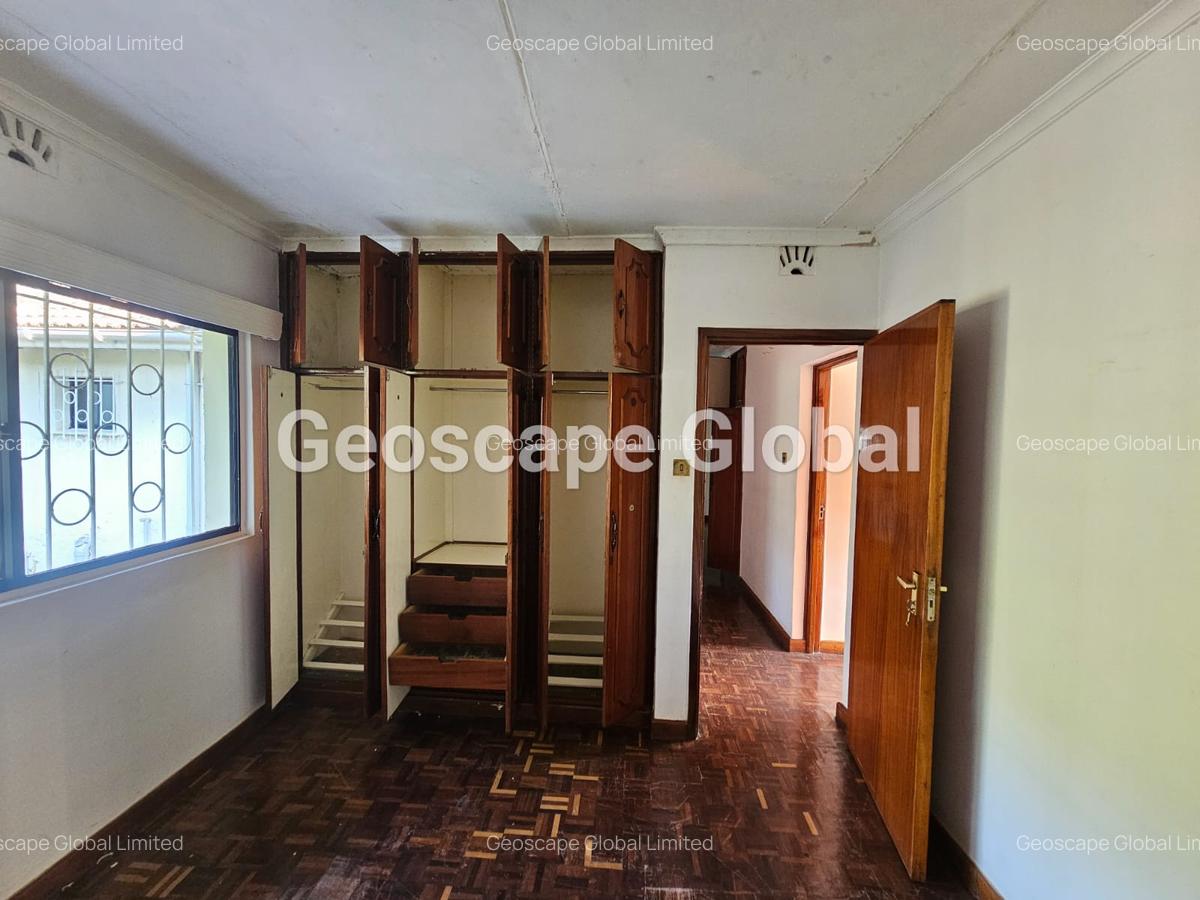 4 Bed House with En Suite in Loresho - 4