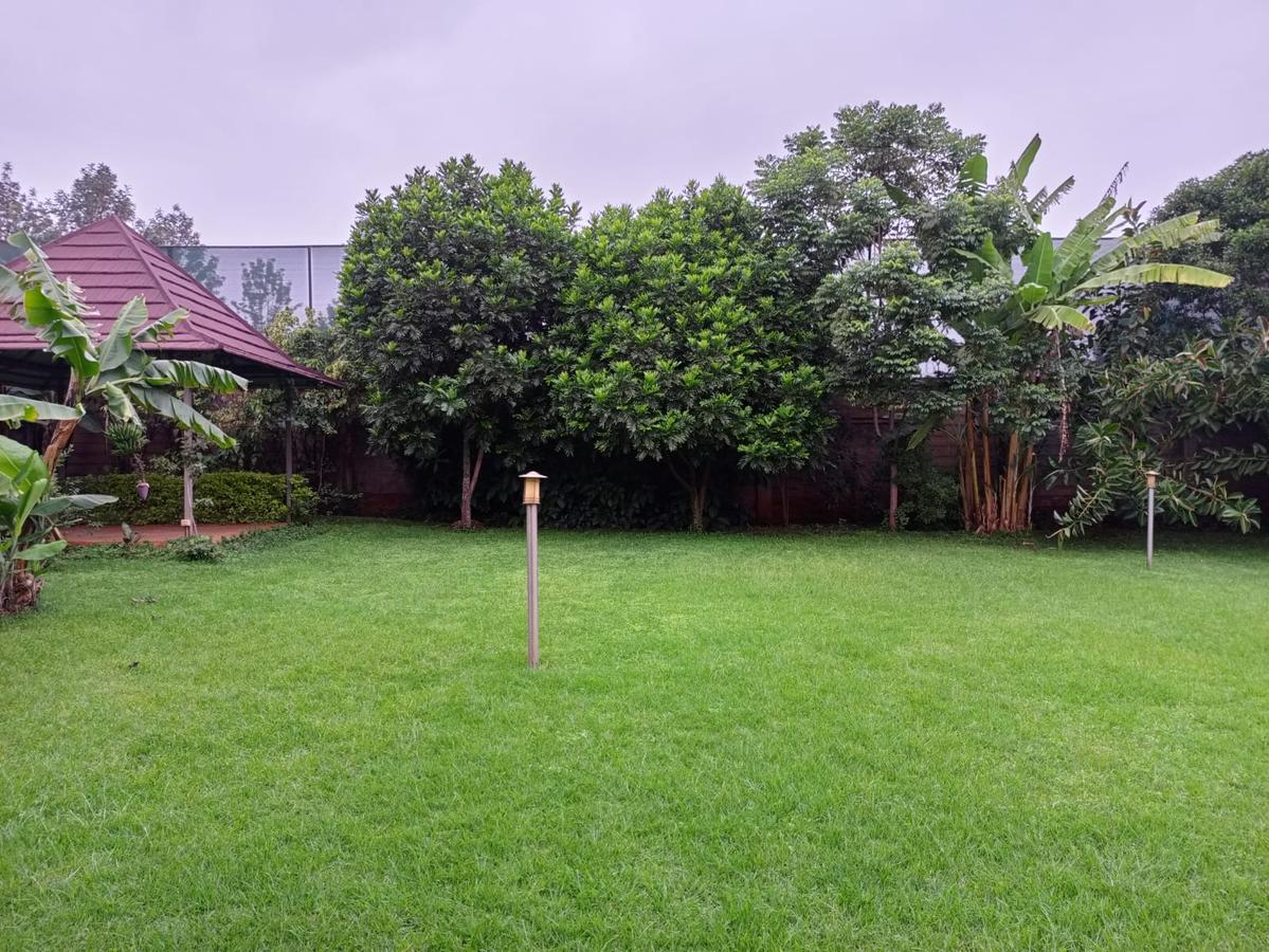 5 Bed House with En Suite in Runda - 18
