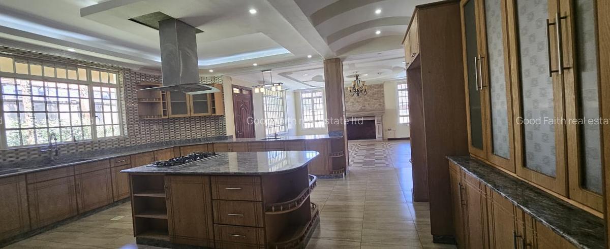 6 Bed House with En Suite in Runda - 9