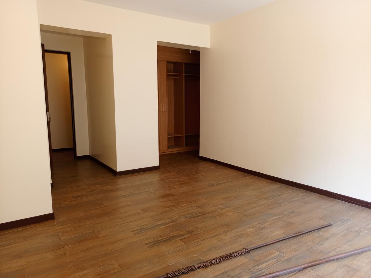 4 Bed Apartment with En Suite in General Mathenge - 14