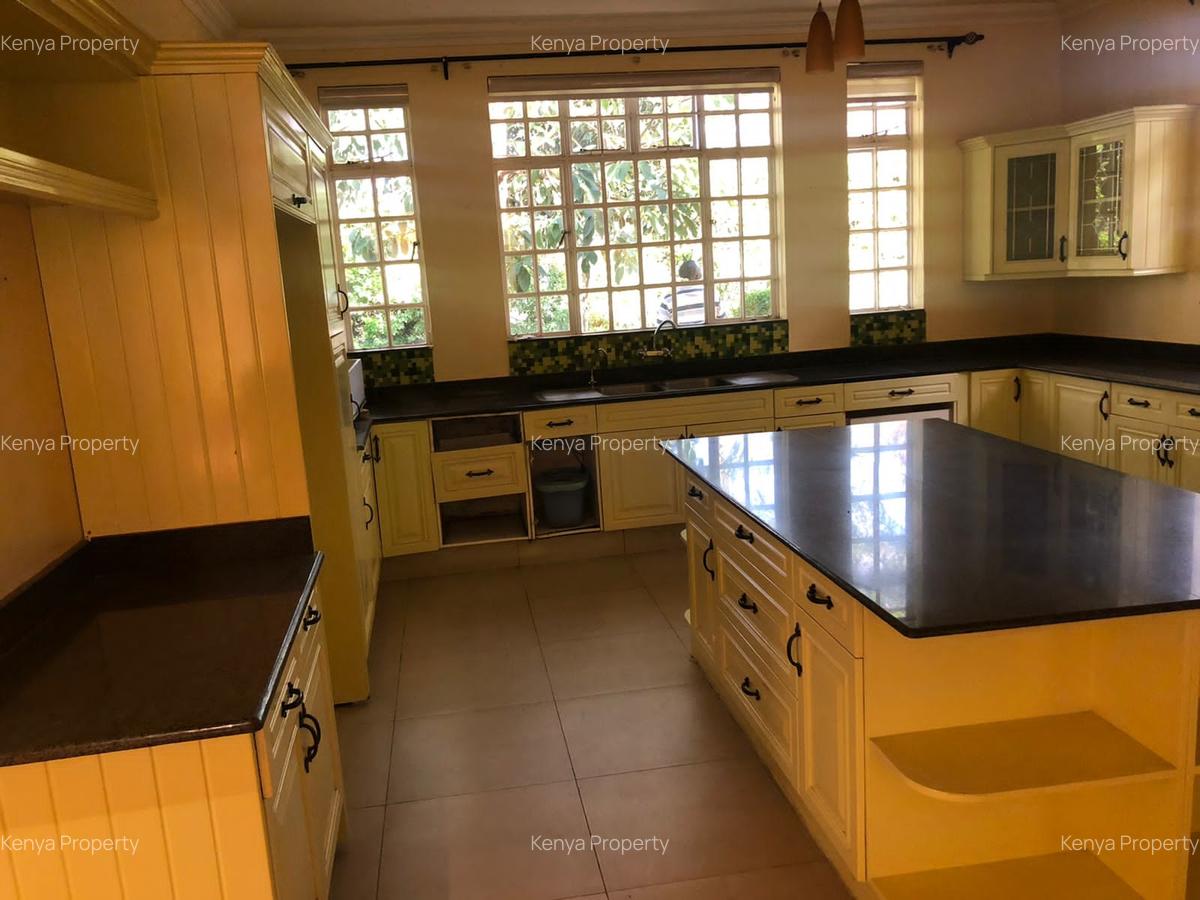 4 Bed Townhouse with En Suite at Fana Road - 7