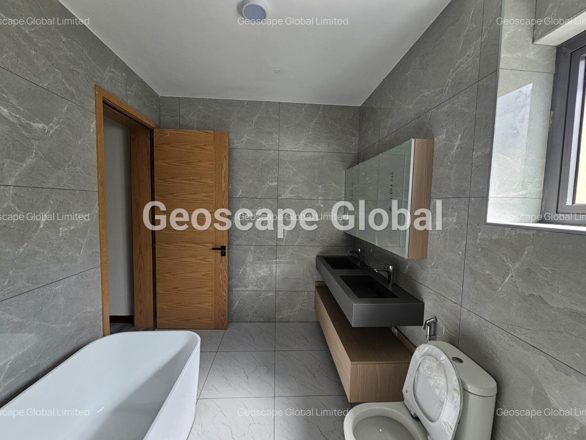 6 Bed Townhouse with En Suite in Lavington - 4