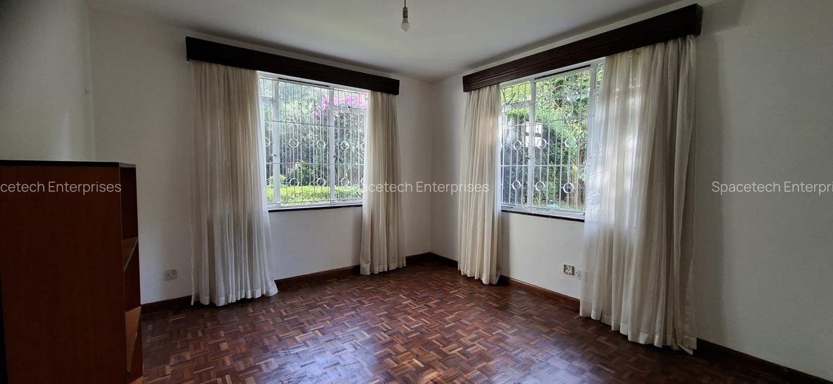 5 Bed Townhouse with En Suite in Spring Valley - 9