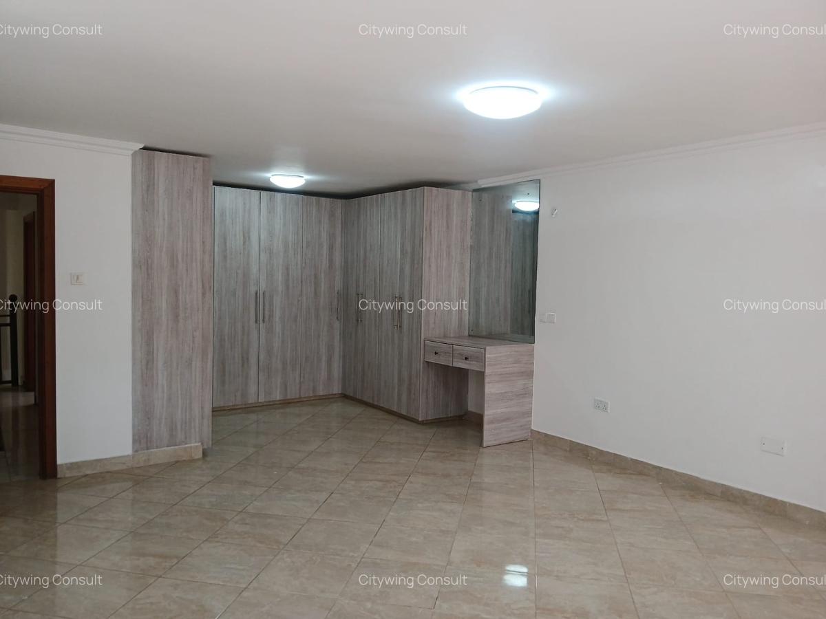 6 Bed House with En Suite at Langata Road - 11