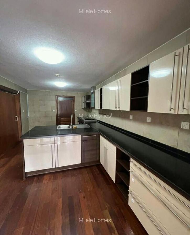 4 Bed Villa with En Suite at Mimosa - 5