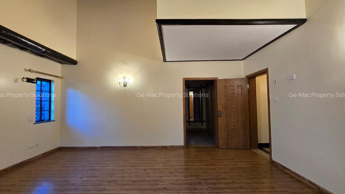 5 Bed Townhouse with En Suite at Othaya Rd - 10