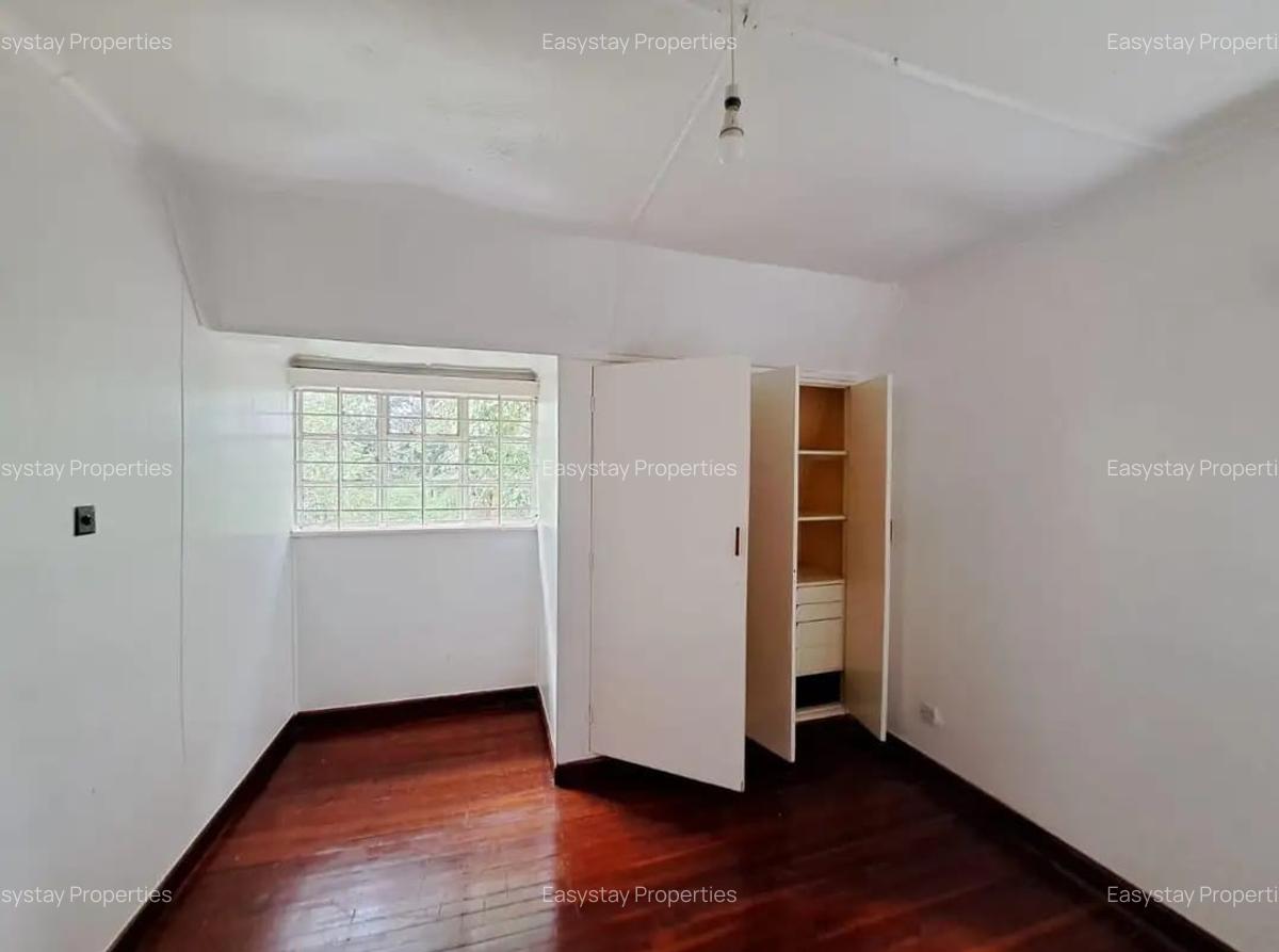 3 Bed House with En Suite in Rosslyn - 5