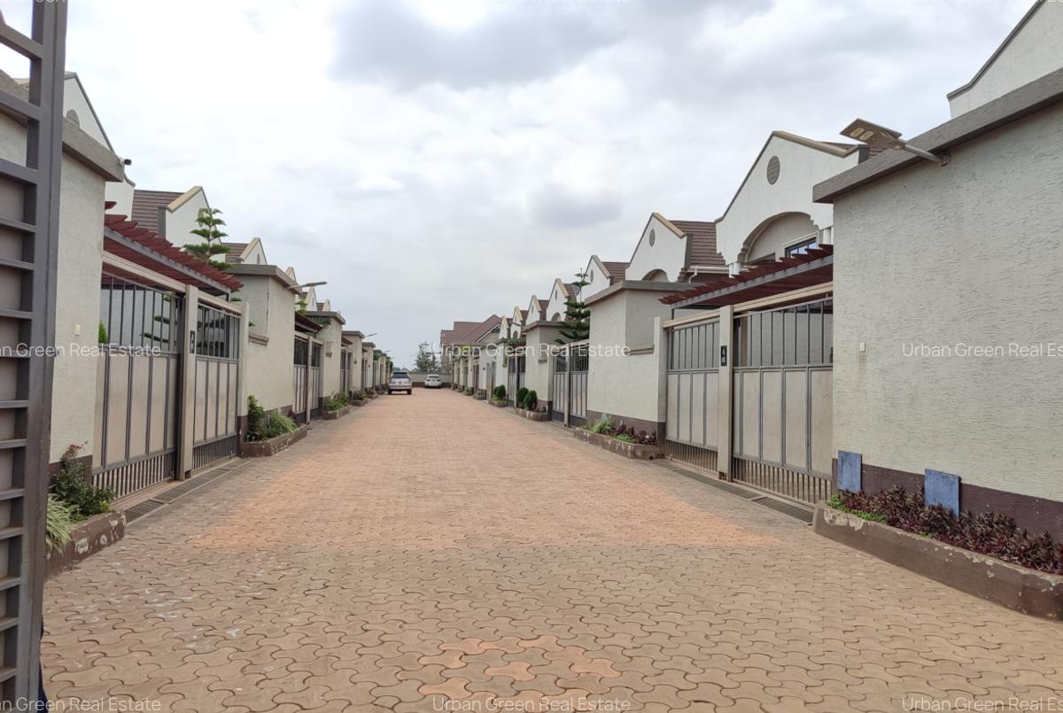 4 Bed House with En Suite in Kamakis - 10