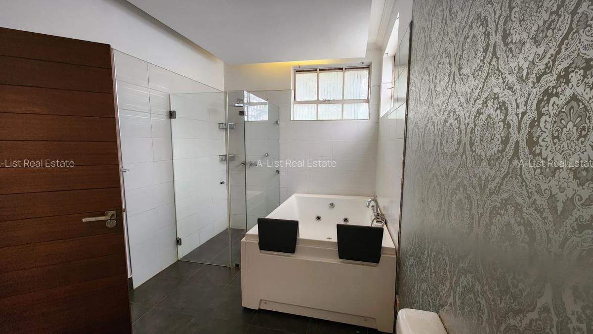 2 Bed House with En Suite at Magnolia Close - 14