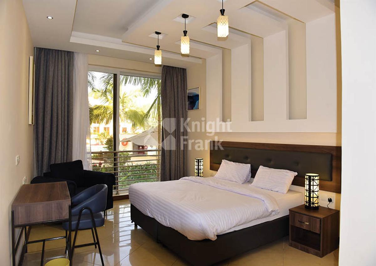 3 Bed Apartment with En Suite at Kilua Beach - 10