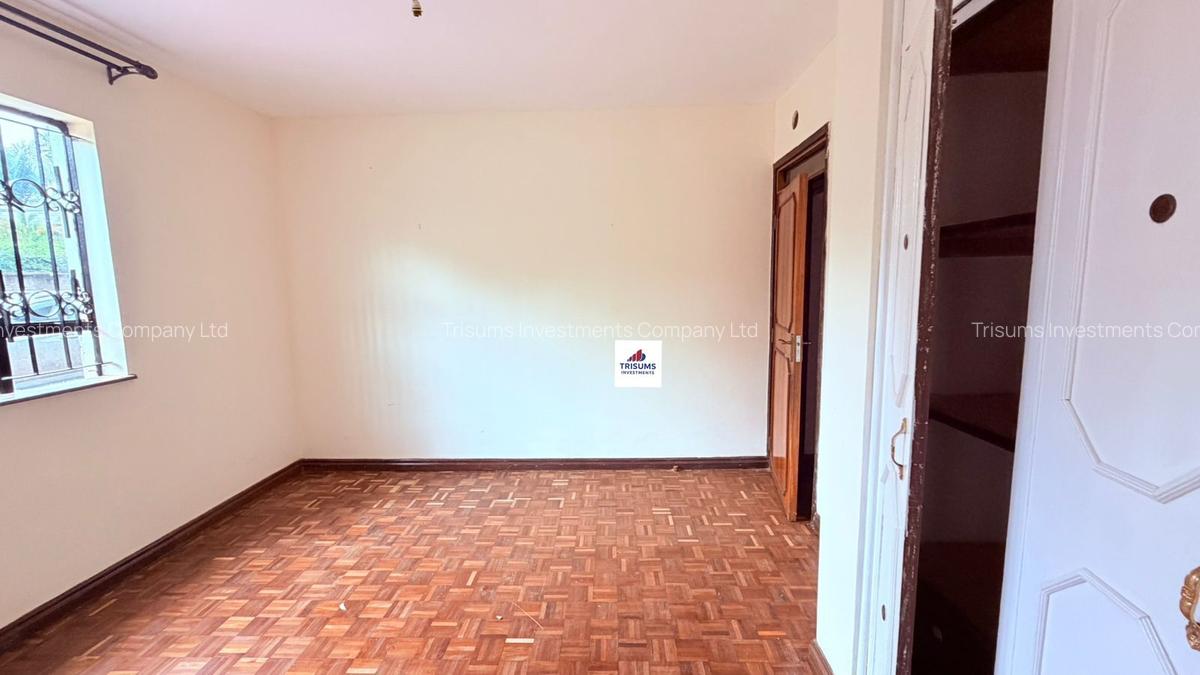 5 Bed House with En Suite in Runda - 7