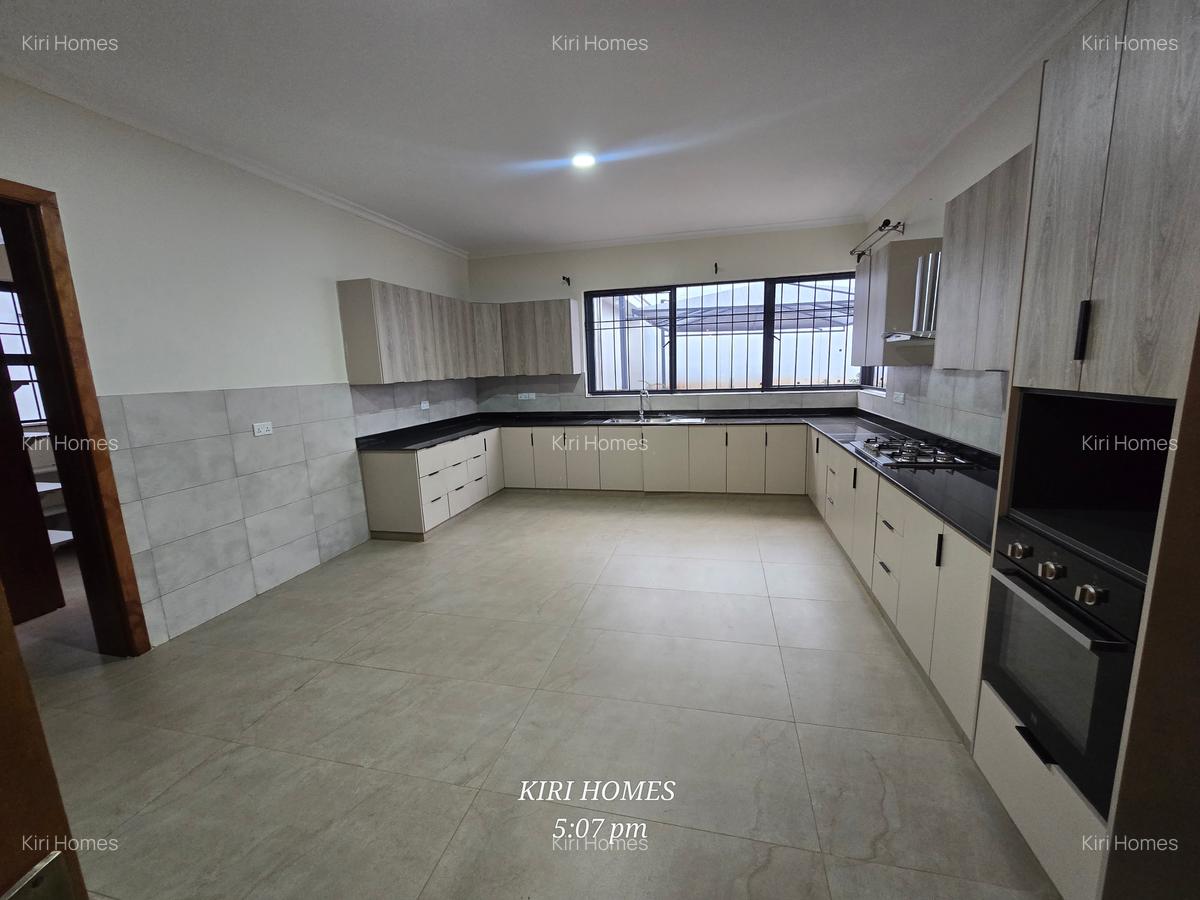 6 Bed Townhouse with En Suite in Loresho - 18