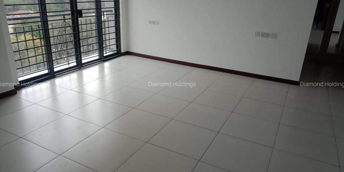 3 Bed Apartment with En Suite at Parklands - 11