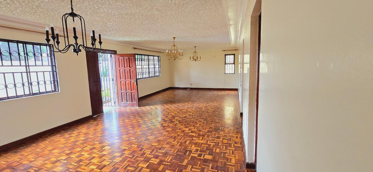 4 Bed Townhouse with En Suite at James Gichuru - 16