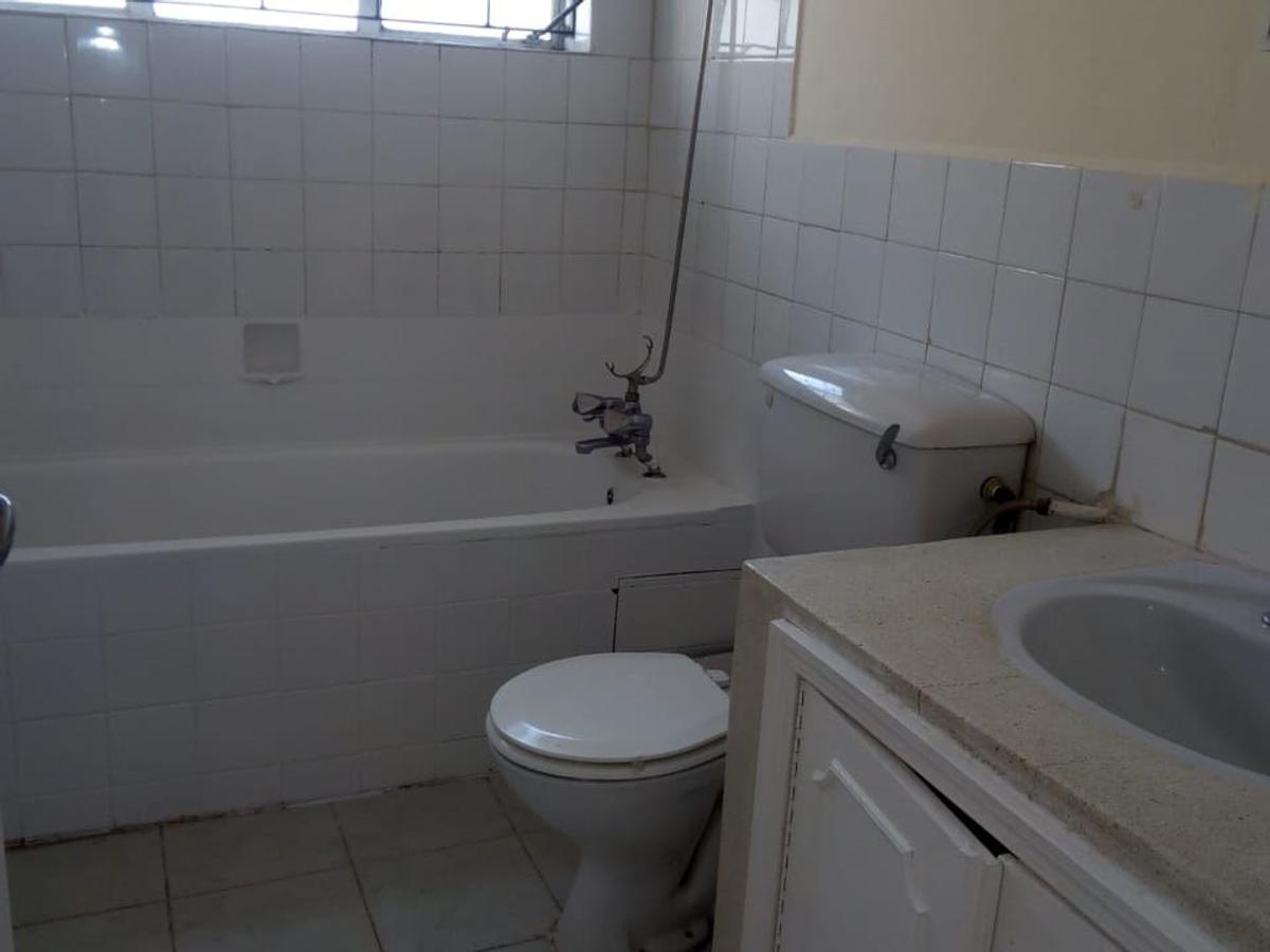 3 Bed House with En Suite in Kilimani - 12