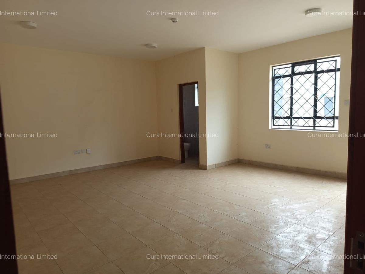 7,530 ft² Warehouse in Ruaraka - 7