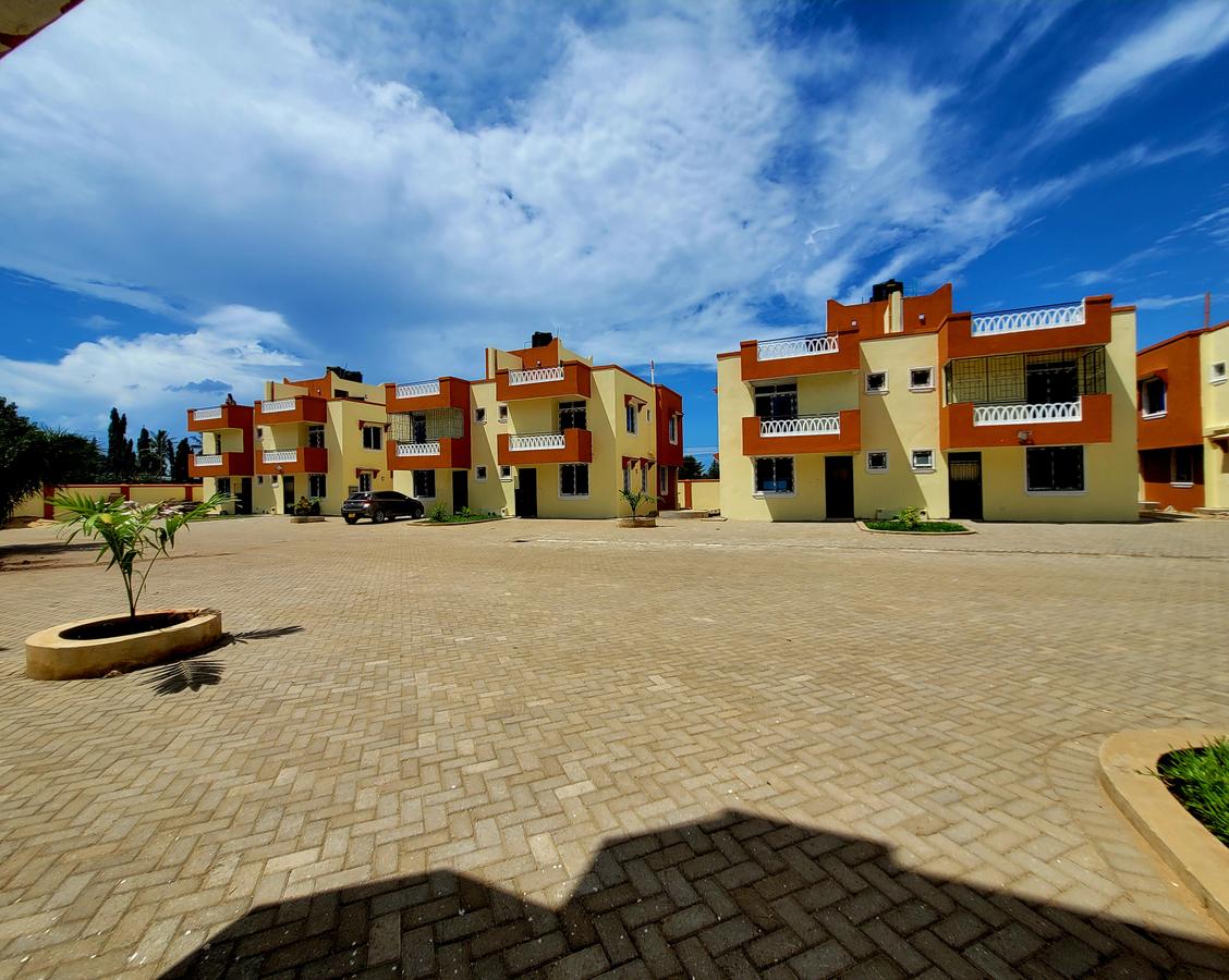 3 Bed Apartment with En Suite in Mtwapa - 1