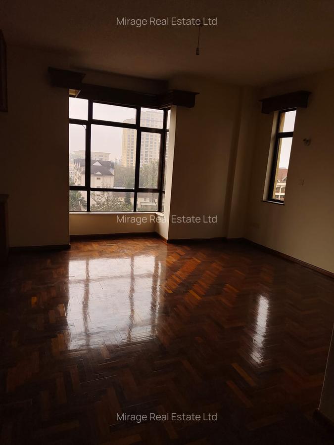 3 Bed Apartment with En Suite in Kilimani - 11