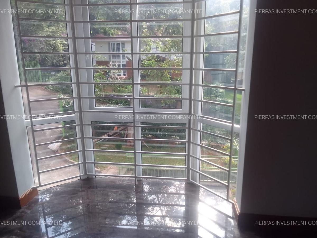 5 Bed Townhouse with En Suite in Rosslyn - 19