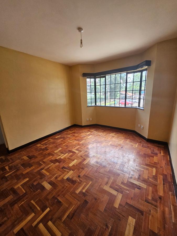 3 Bed Apartment with En Suite at Lavington - 13